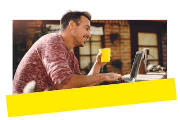 Professional die deelneemt aan een virtuele webinar met GoTo Webinar.